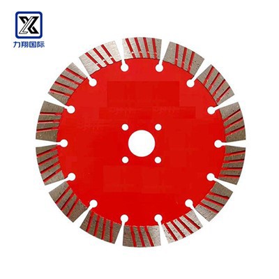 Schrägzahnschneidklinge abhauen